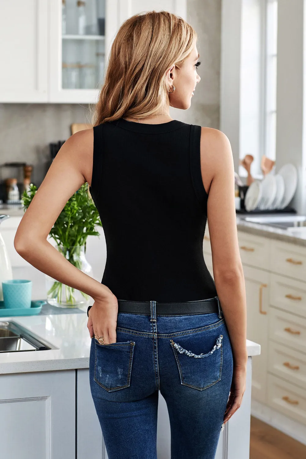 Classic Ribbed Round Neck Tank Top | Sexy, Comfy, and Effortlessly Chic 😎🔥
