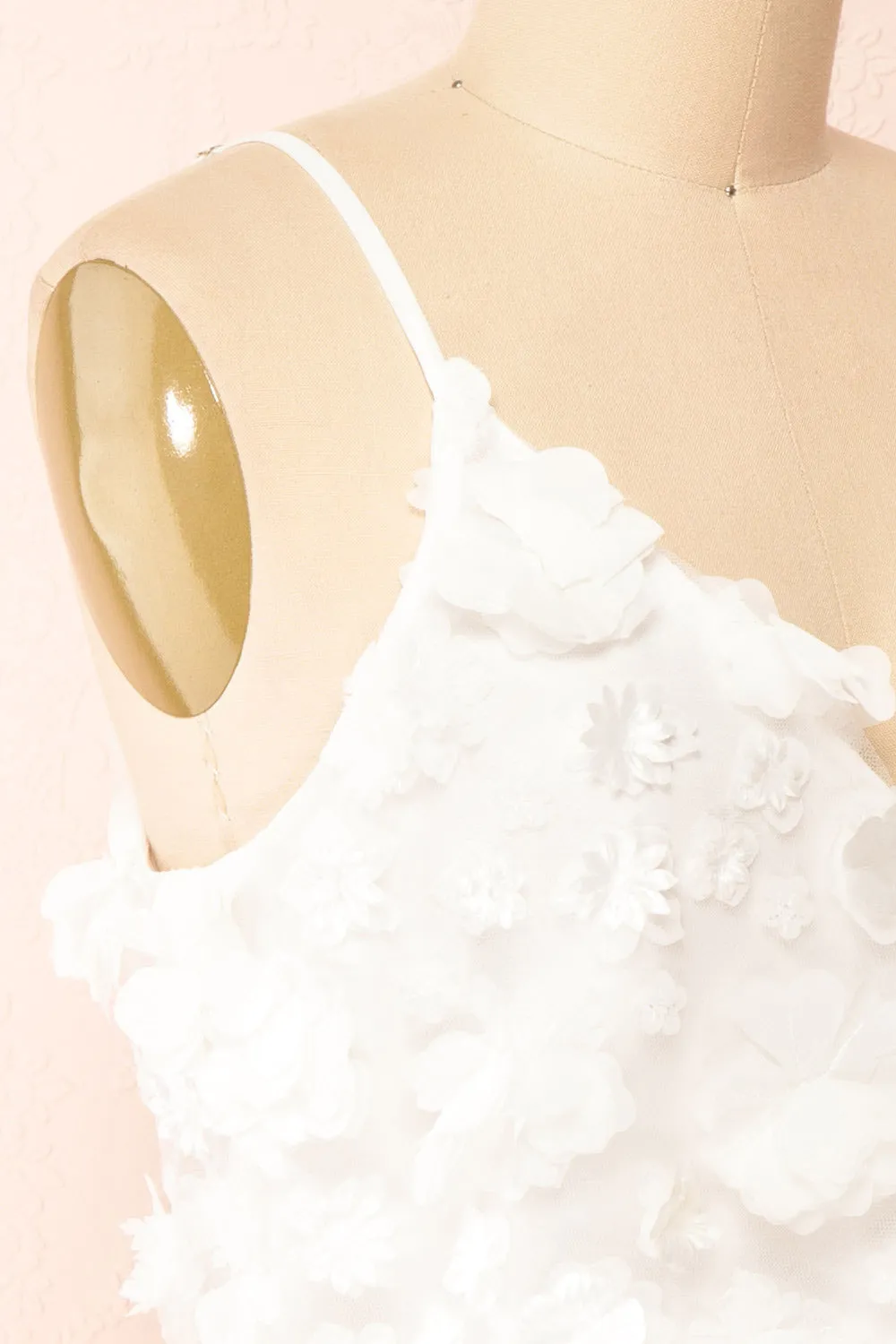 Marssia | Short White Dress w/ Floral Appliqué