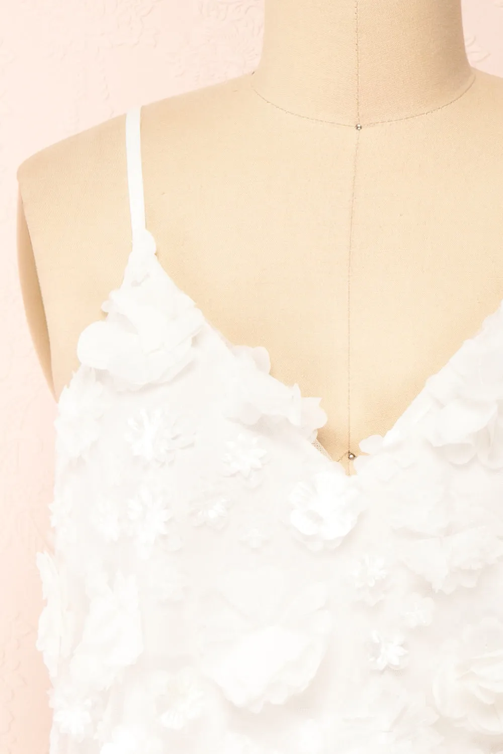 Marssia | Short White Dress w/ Floral Appliqué