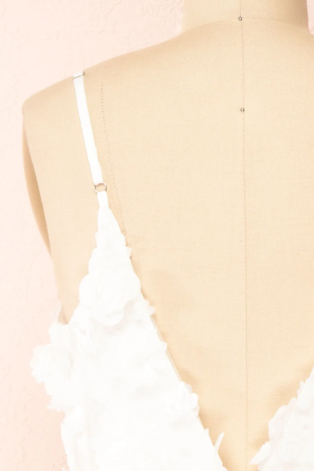 Marssia | Short White Dress w/ Floral Appliqué