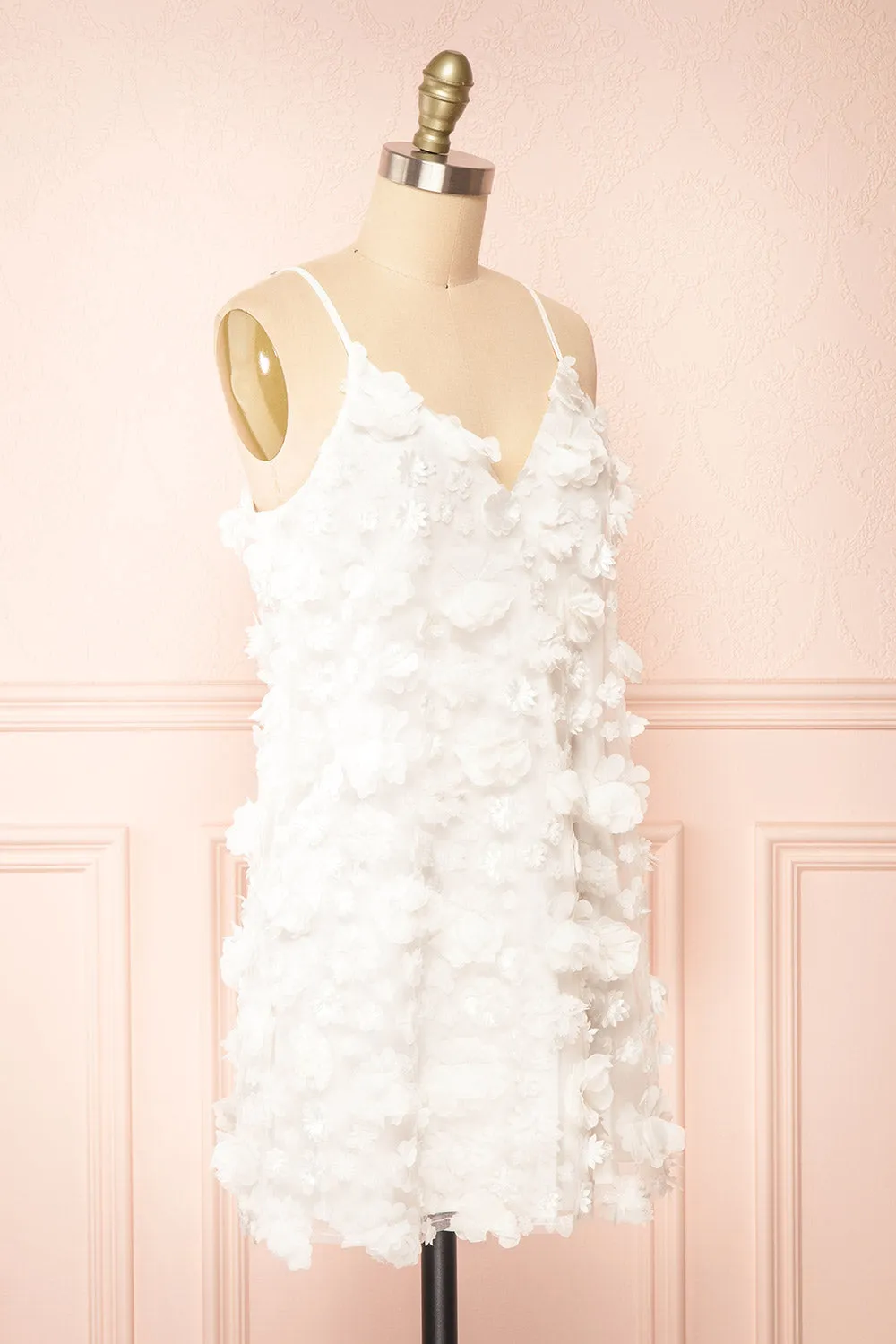 Marssia | Short White Dress w/ Floral Appliqué