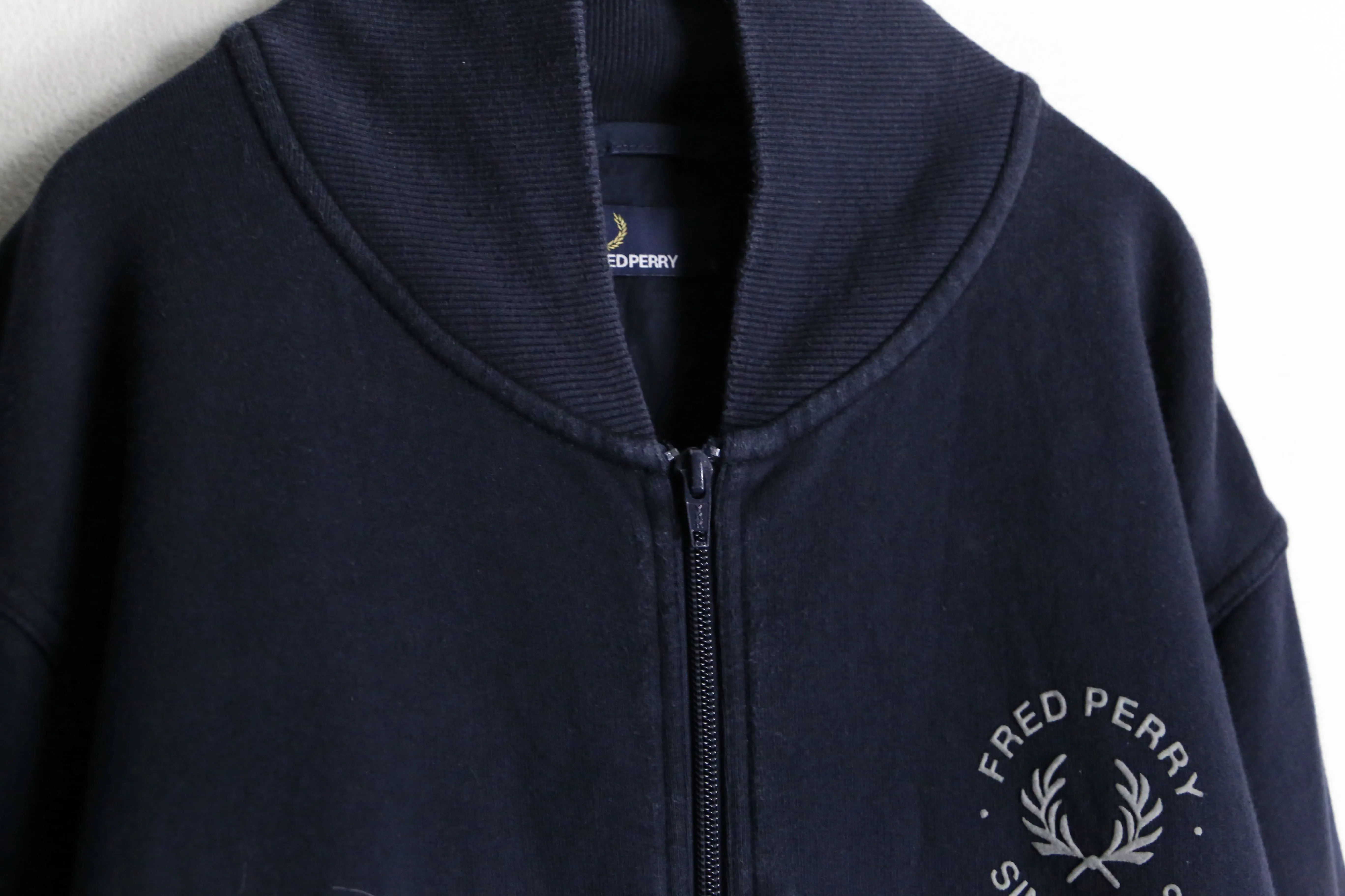 "FRED PERRY" navy zip up parka